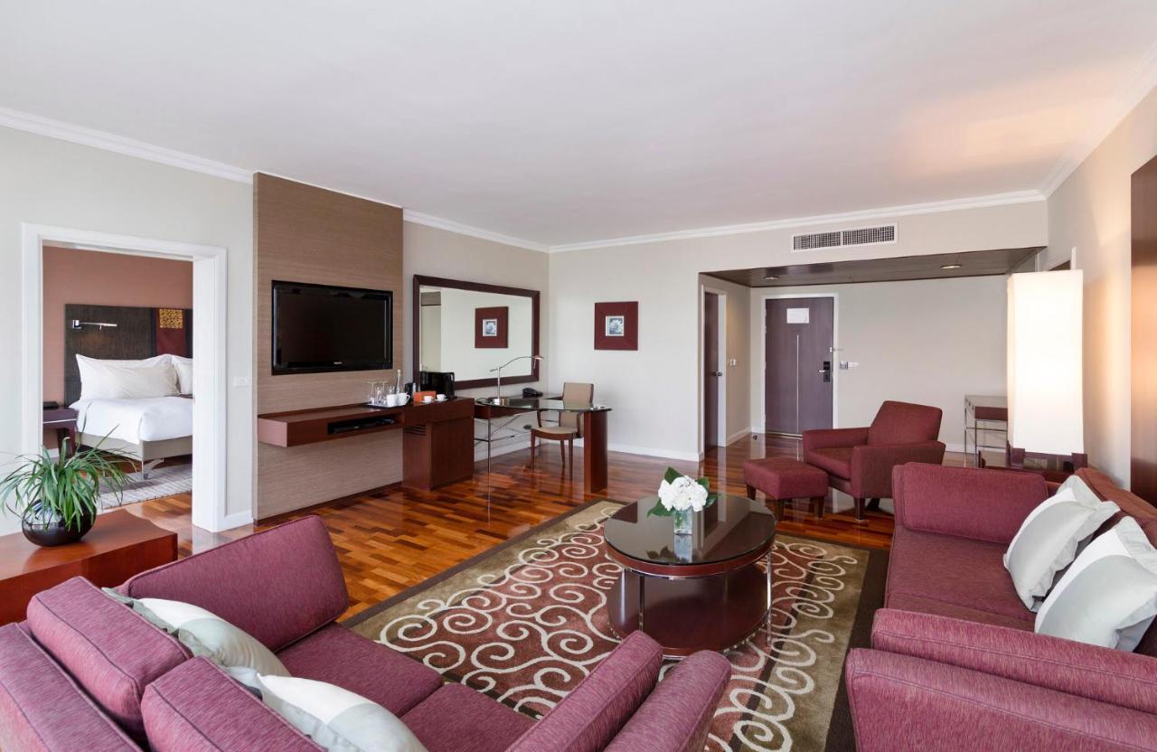 Pullman Bangkok Hotel G Exteriér fotografie Suite at the Hilton Athens
