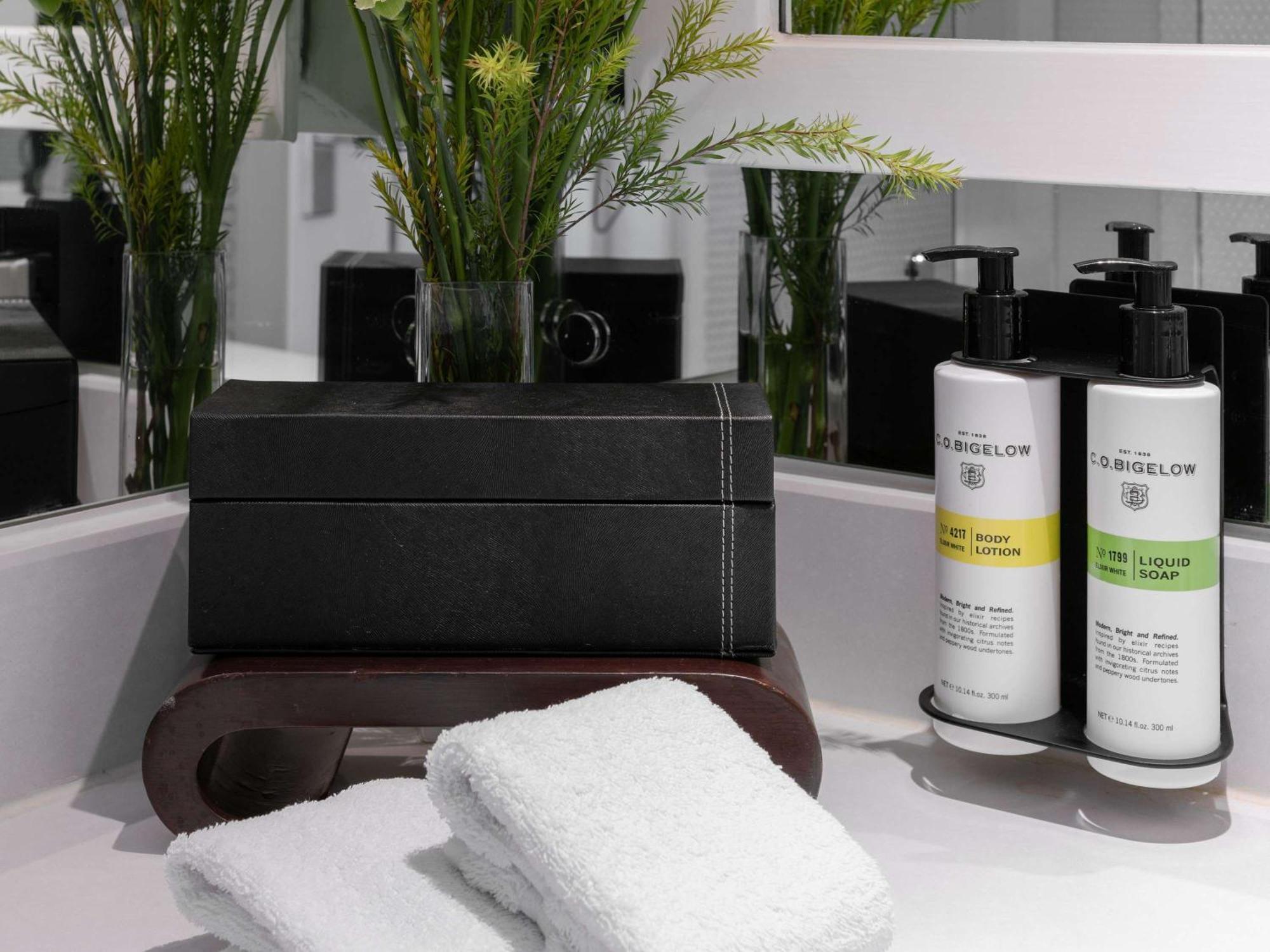 Pullman Bangkok Hotel G Exteriér fotografie The White Company toiletries