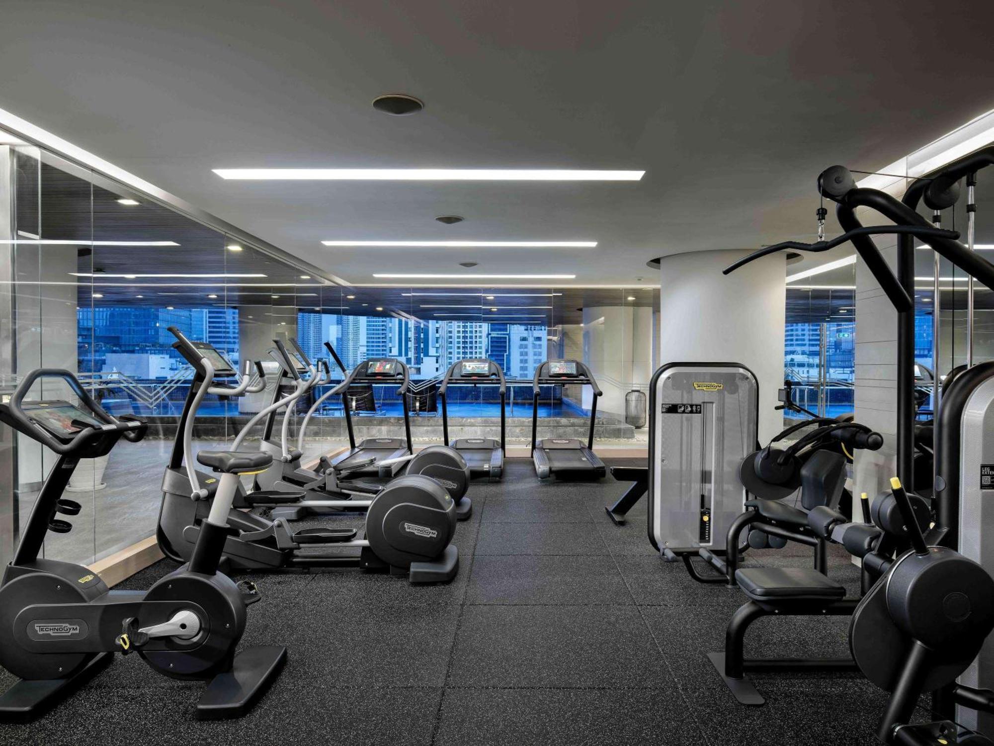Pullman Bangkok Hotel G Exteriér fotografie The gym at the hotel
