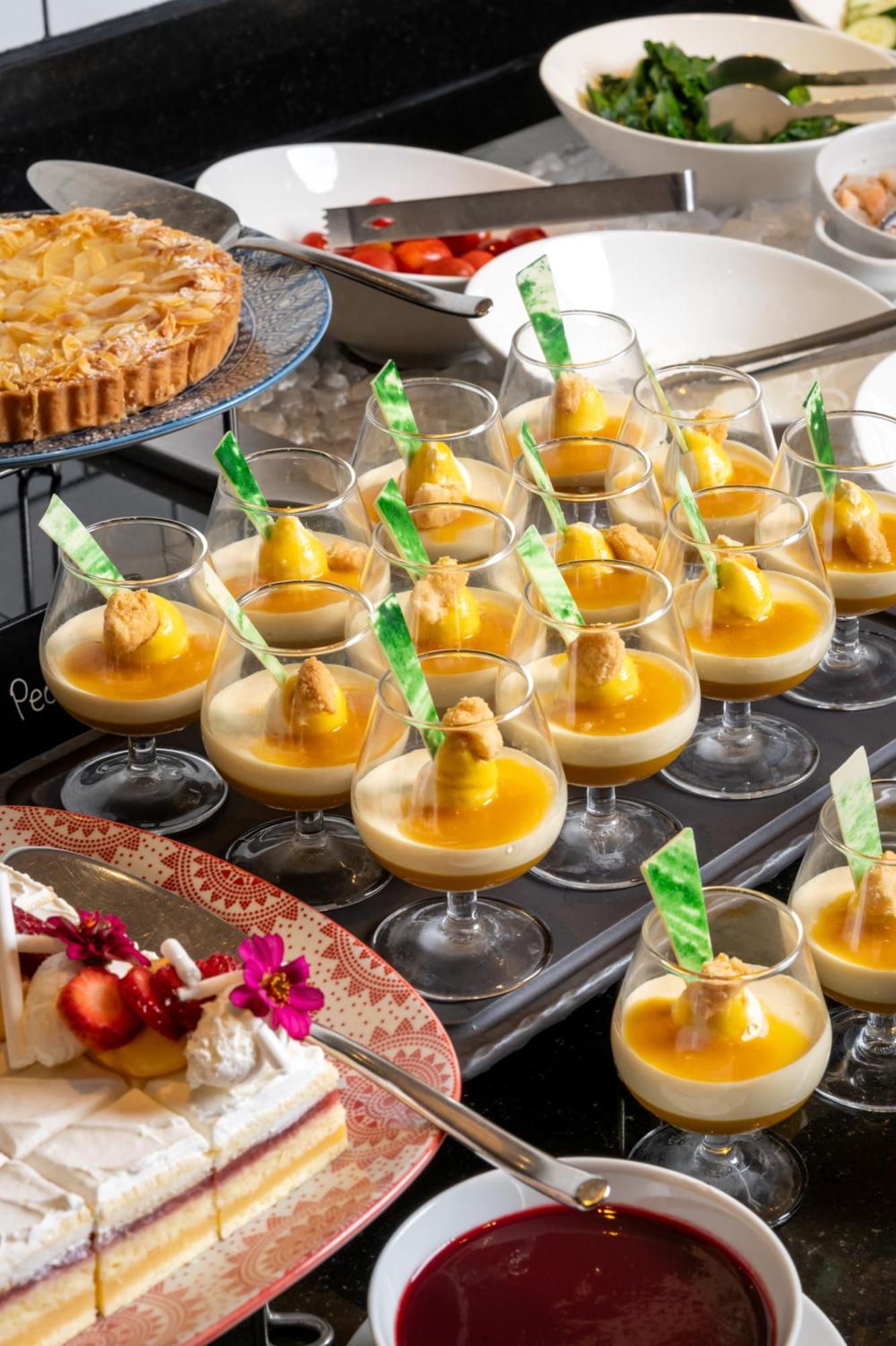 Pullman Bangkok Hotel G Exteriér fotografie A mango pudding